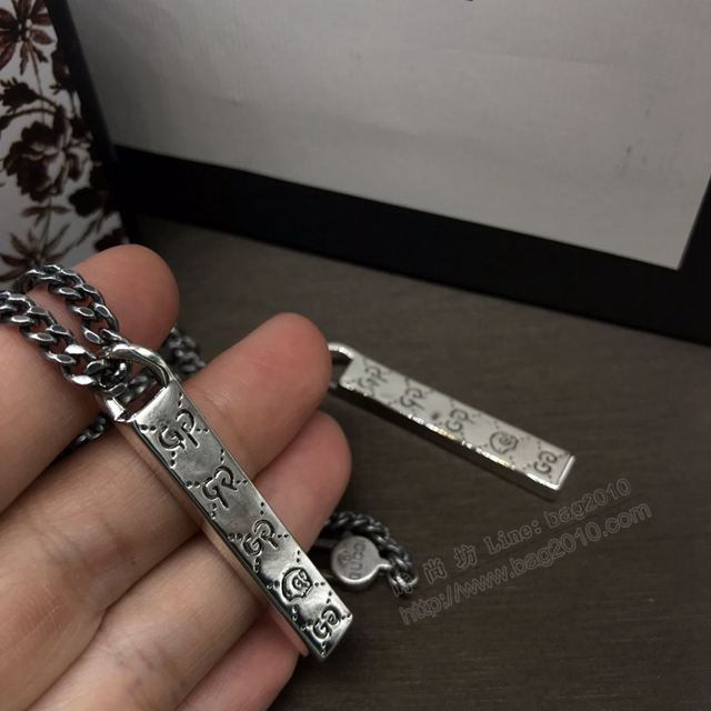 GUCCi飾品 古馳長款條形刻字母吊墜 Gucci男女簡約長方形項鏈  zgbq1050